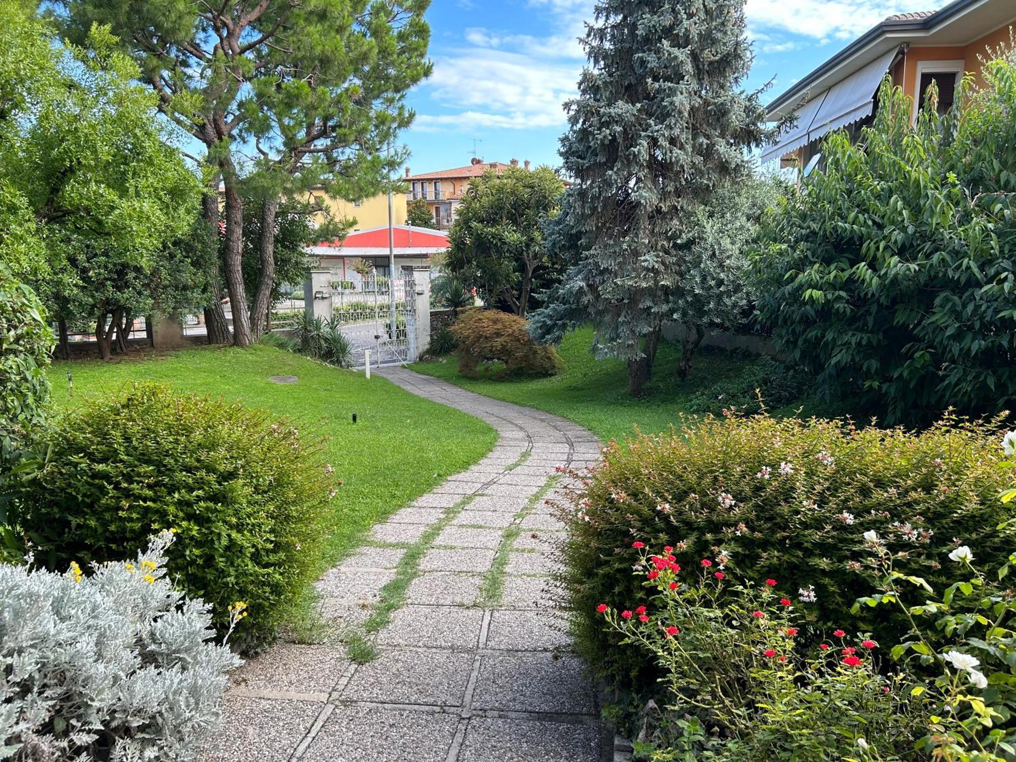 Gold Garda Desenzano Lejlighed Desenzano del Garda Eksteriør billede