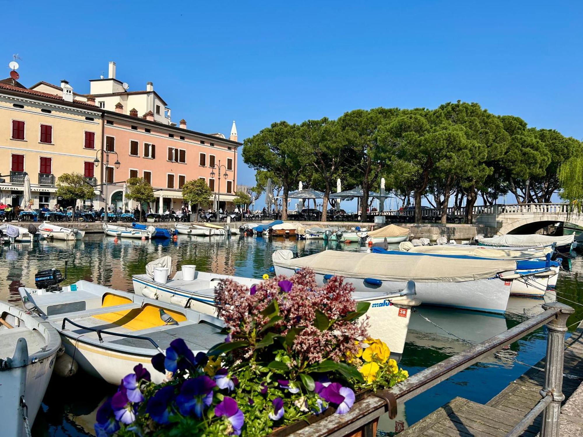 Gold Garda Desenzano Lejlighed Desenzano del Garda Eksteriør billede